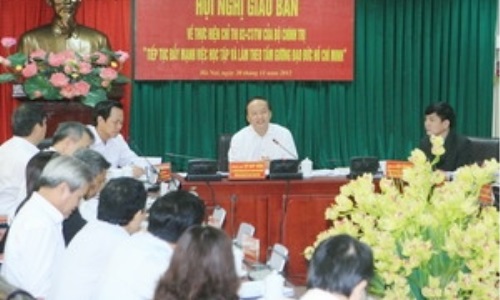 Ban Bí thư Trung ương Đảng giao ban với hai Đảng ủy Khối về học tập và làm theo tấm gương đạo đức Bác Hồ